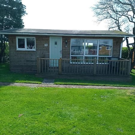Villa No 27 A Dog Friendly Rural Coastal Chalet Seaton Exterior foto